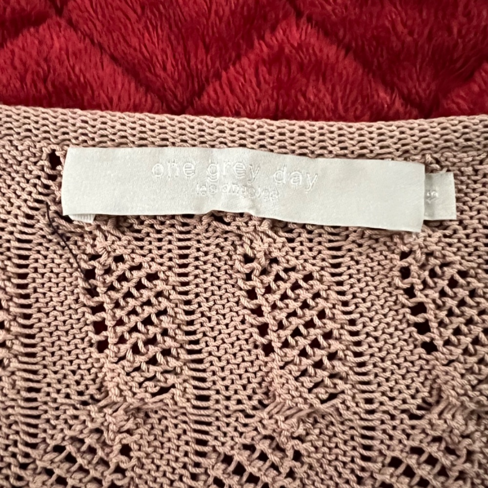 NWT One Grey Day Sweater Size Small - Picture 3 of 4